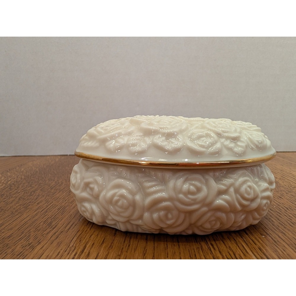 Lennox Heart Trinket Box Gold Trim Mother/Daughter/Bride/Shower - Picture 6 of 8